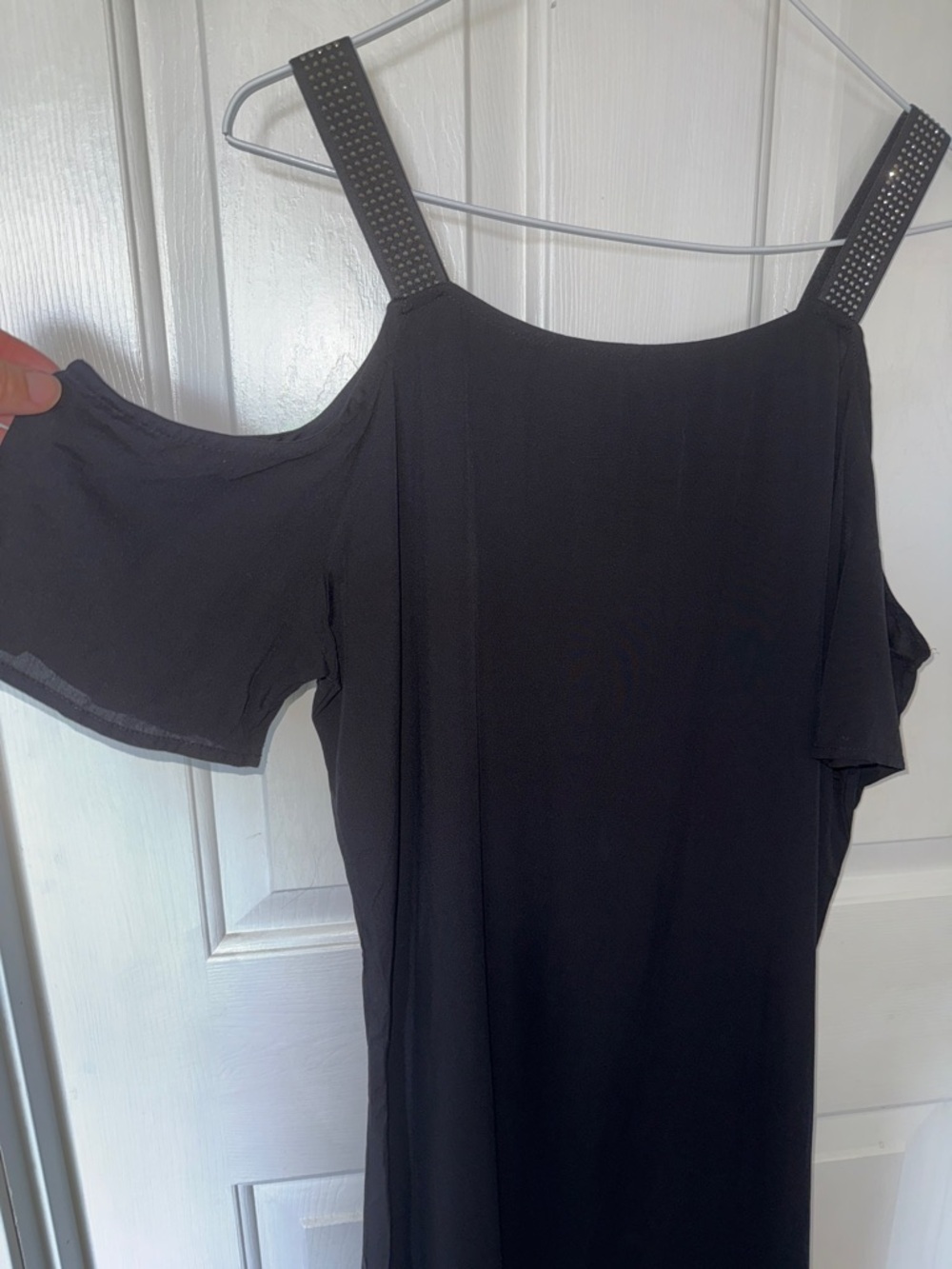 Cold-Shoulder Black Shift Dress - Picture 3 of 7